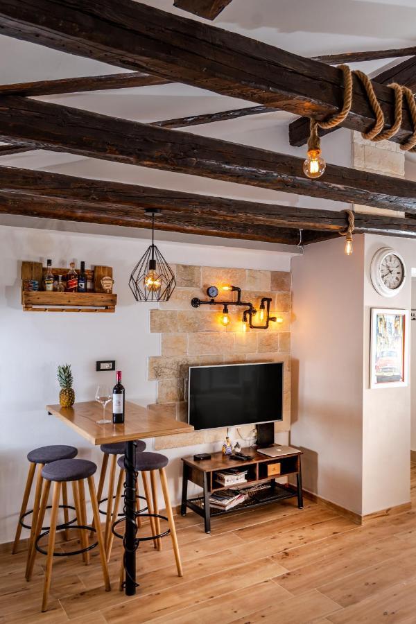 Apartment Ami Split Bagian luar foto