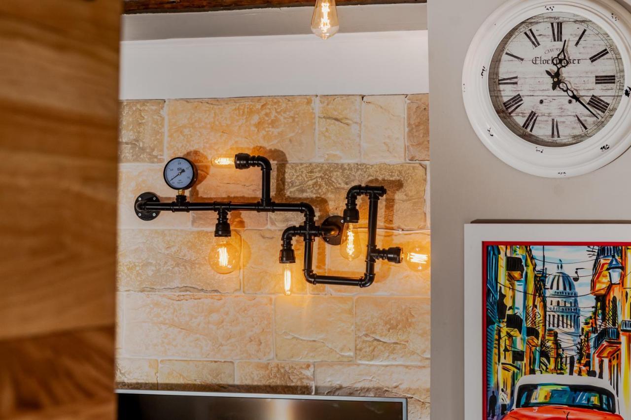 Apartment Ami Split Bagian luar foto